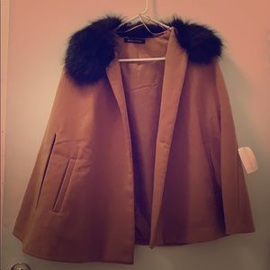 NEVER WORN- cape coat with faux fur